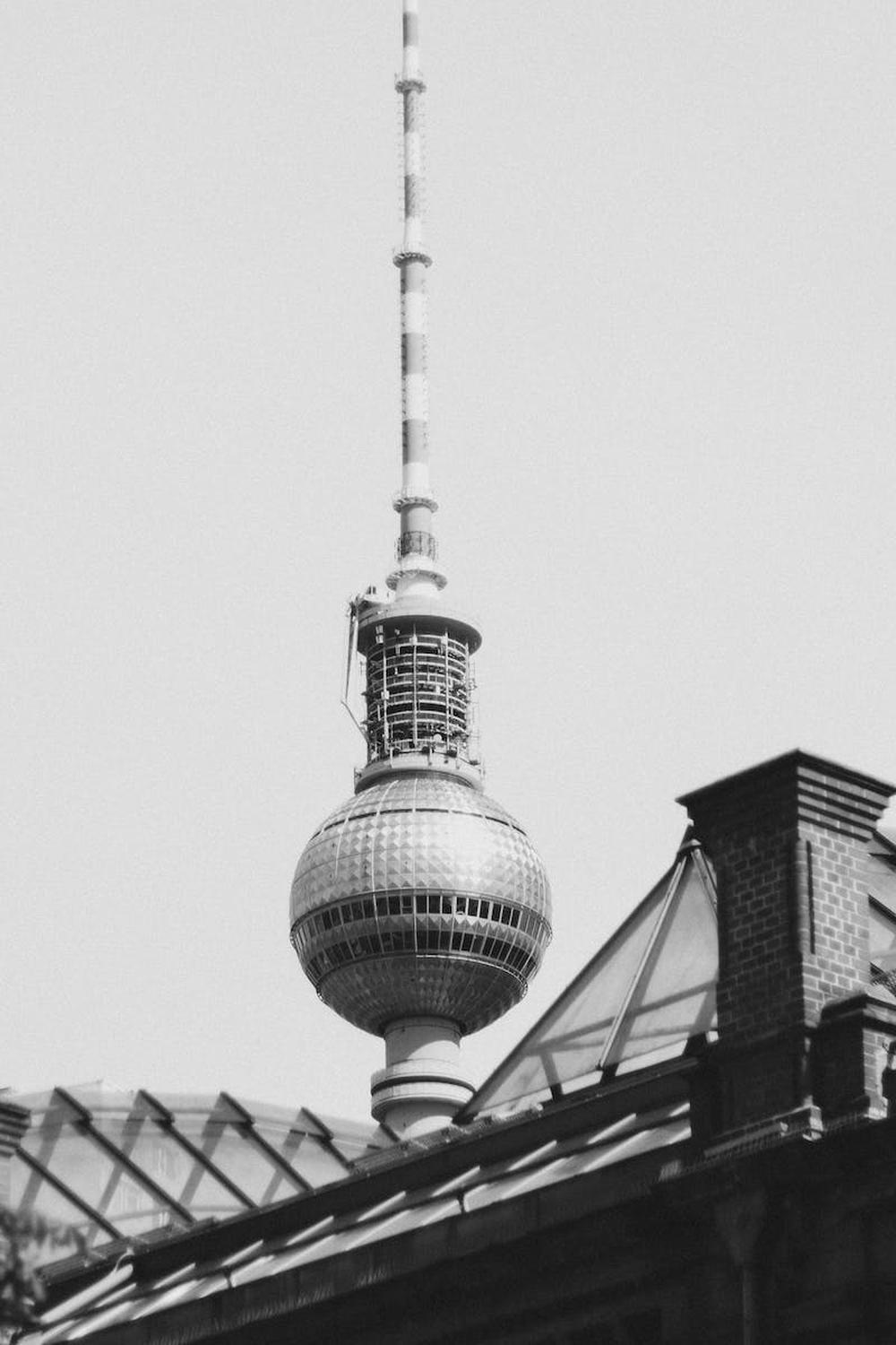 grayscale_photo_of_berliner_fernsehturm_tower