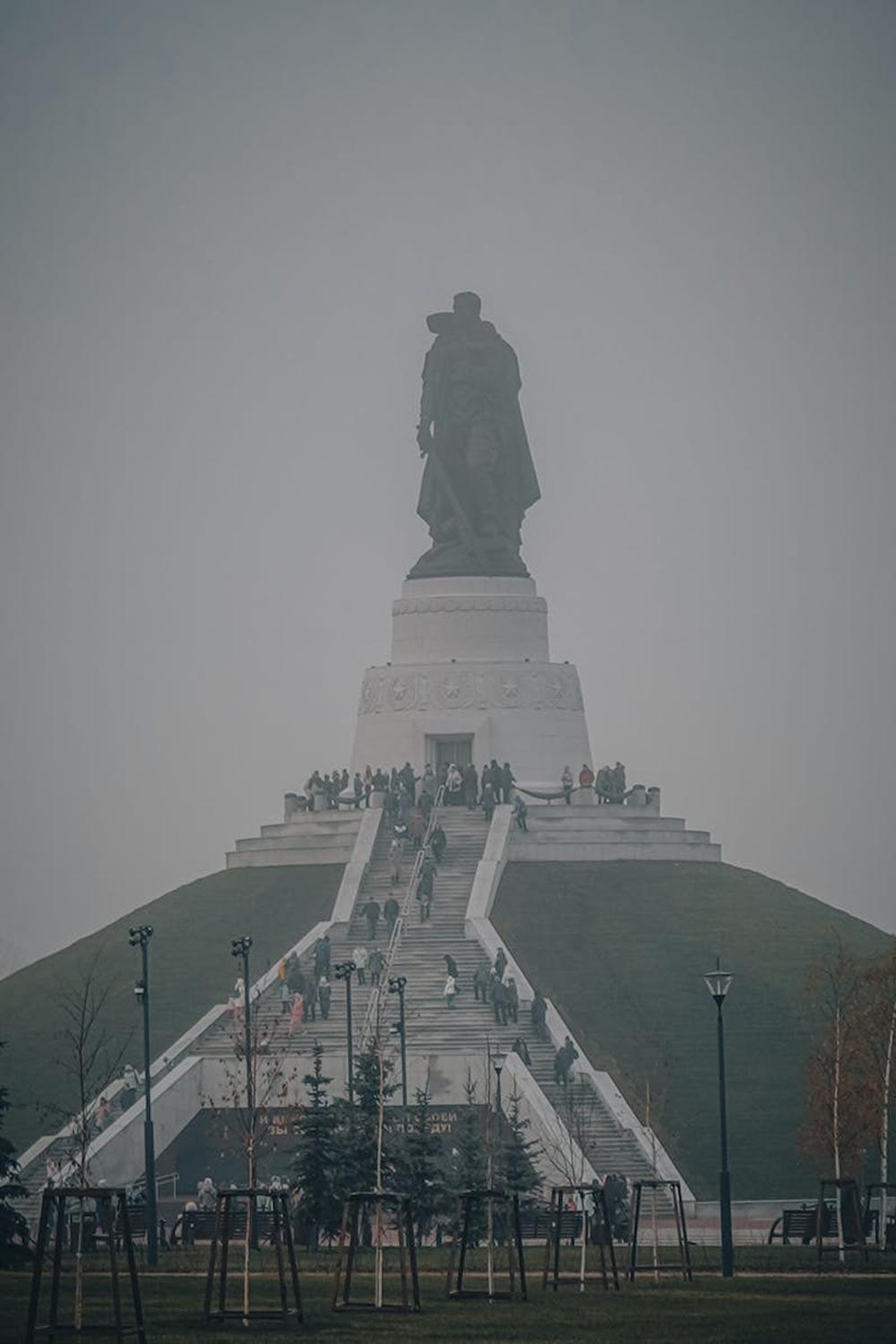 soviet_war_memorial_in_treptower_park